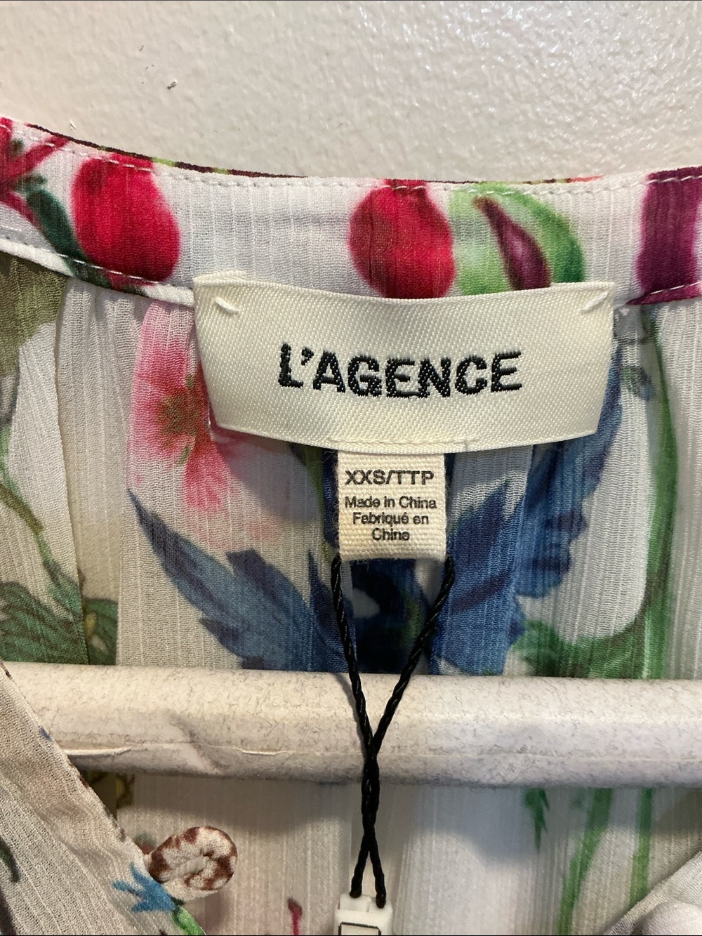 NWTS L’AGENCE TEAGAN DOLMAN SLV BLOUSE - Picture 4 of 6